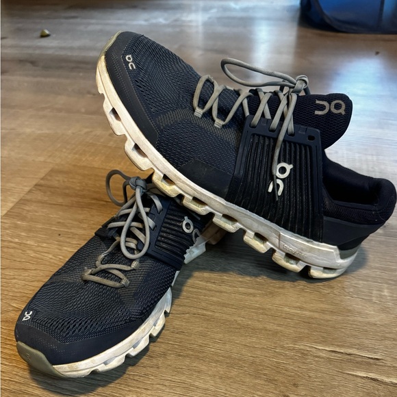 On Running Men's Dark Gray Athletic Shoes - Picture 1 of 6